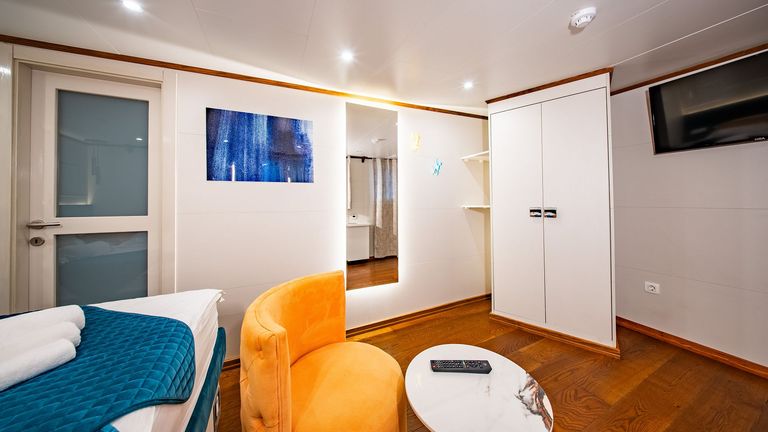 Adriatic Blue 25